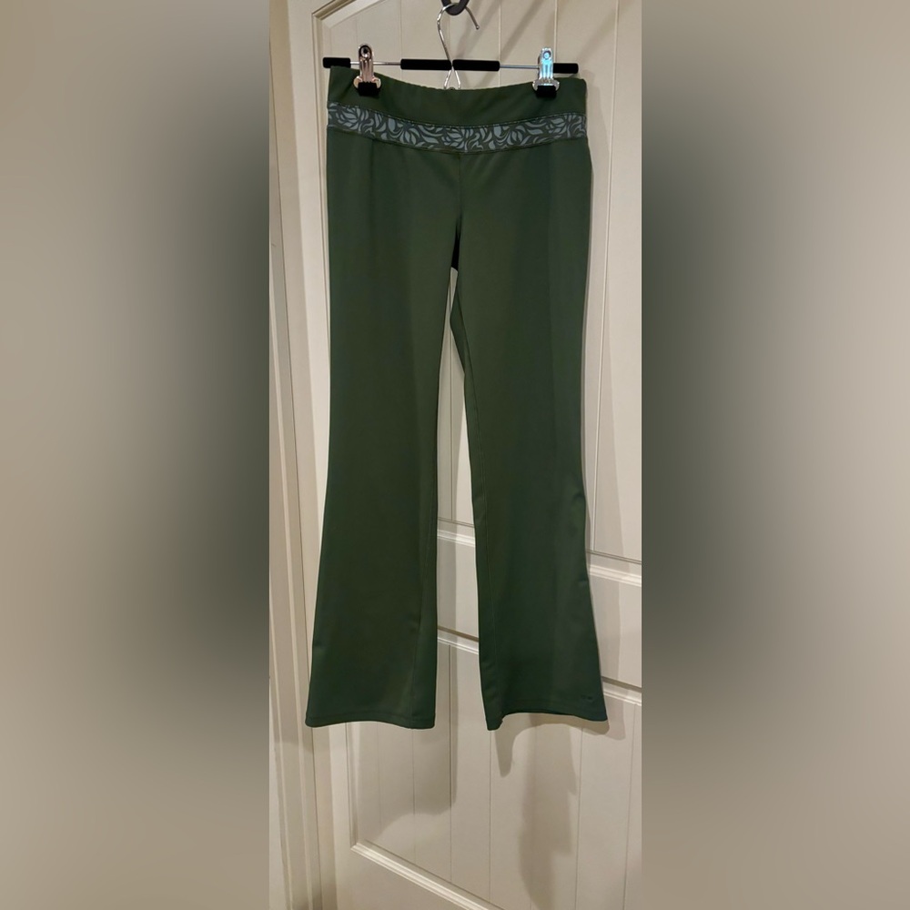 NWOT Champion Flare Yoga Pants Small